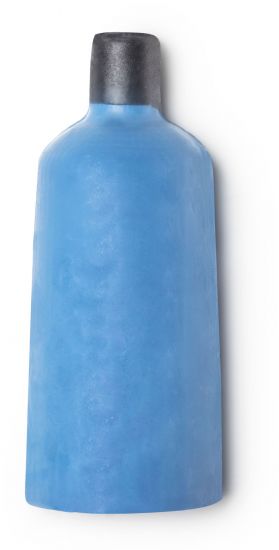 Основатель LUSH Марк Константин исходя из детских воспоминаний разработал аромат под названием «Dear John», который имитирует ощущение, как будто ты зарываешься носом в отцовский пиджак. 