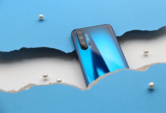 HONOR 20 PRO: старт продаж в России