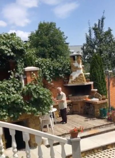 Эвклид Кюрдзидис подарил дом Ларисе Гузеевой