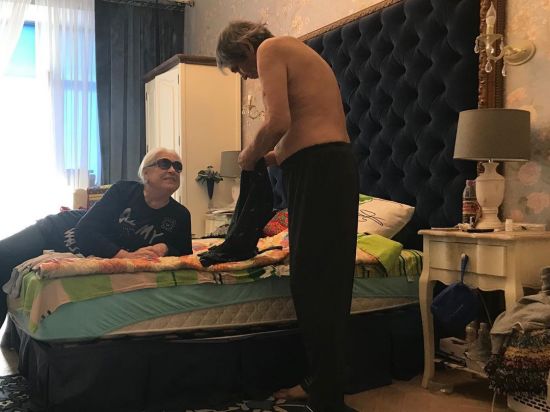 Дочь требует развода матери, или Когда поздно замуж?