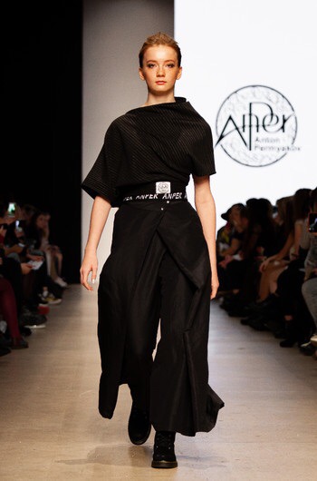 Показ FashionTime Designers, сезон SS20, прошел в рамках Mercedes-Benz FWR