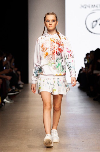 Показ FashionTime Designers, сезон SS20, прошел в рамках Mercedes-Benz FWR