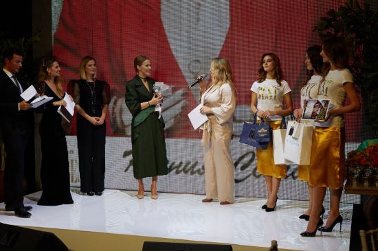 Журнал MODA topical и Центр Красоты и Здоровья Best представили 10-ю ежегодную звездную премию «Прорыв Года 2019»!