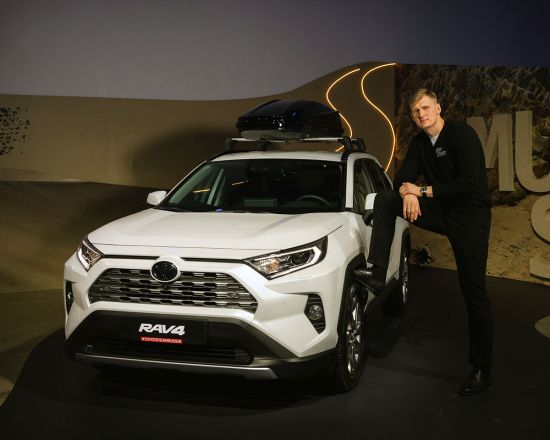 Шоу RAV4STORY в Москве: гости перенеслись в стихию внедорожников и увидели новый Toyota RAV4