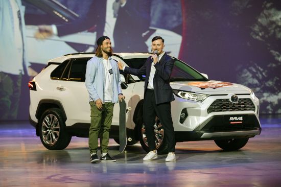 Шоу RAV4STORY в Москве: гости перенеслись в стихию внедорожников и увидели новый Toyota RAV4