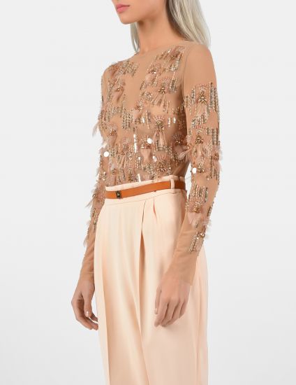 Elisabetta Franchi: призыв к женственности и нежности