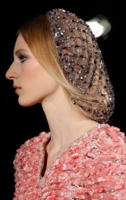 Chanel. Головные уборы на зиму 2013.
