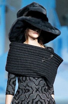 Marc Jacobs. Головные уборы на зиму 2013.