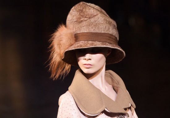 Louis Vuitton. Головные уборы на зиму 2013.