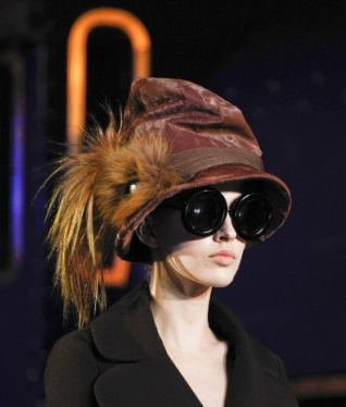 Louis Vuitton. Головные уборы на зиму 2013.