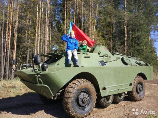 Катание на танке, торт из мяса, букет из раков – самые интересные услуги к 23 февраля