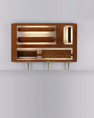 Парете Организзата. Подсвеченный настенный органайзер Gio Ponti Фанера из красного дерева, стекло Витрекс, медь. Произведено Giordano Chiesa, Италия. (Примерная стоимость – 70-90 тысяч долларов) 