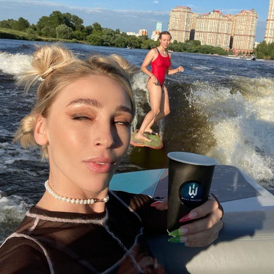 Ида Галич и Настя Ивлеева: женской дружбы не существует?