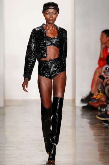 Jeremy Scott. Кожа. Тенденции весна-лето 2013