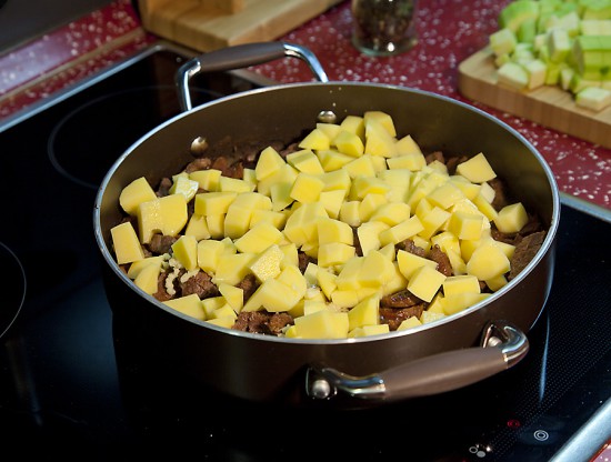 Мясо с картошкой и кабачками «по –японски».