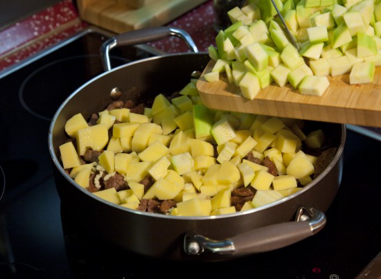 Мясо с картошкой и кабачками «по –японски».