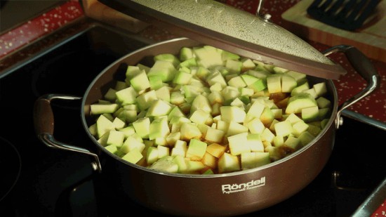 Мясо с картошкой и кабачками «по –японски».