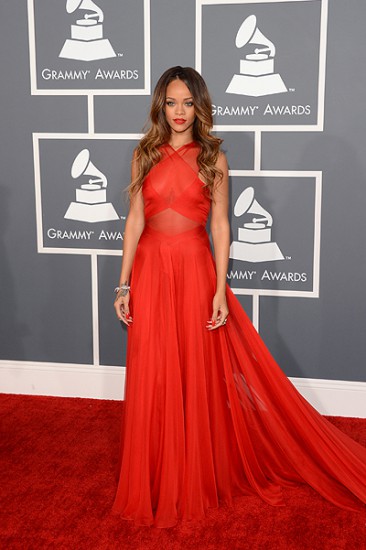 Rihanna в Azzedine Alaia. Грэмми 2013