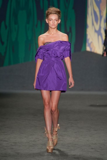 Vera Wang. Фиолетовый