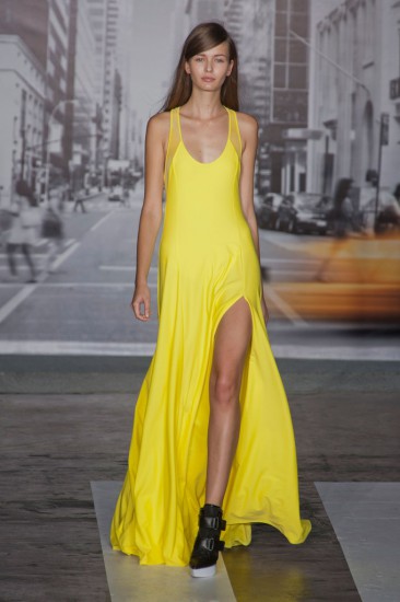 DKNY. Желтый