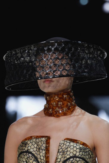 Alexander McQueen. Украшения сезона весна-лето 2013