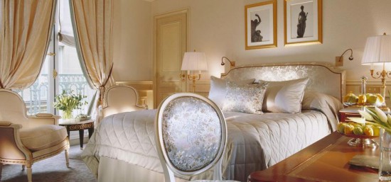 Classic Room. Отель Le Meurice 