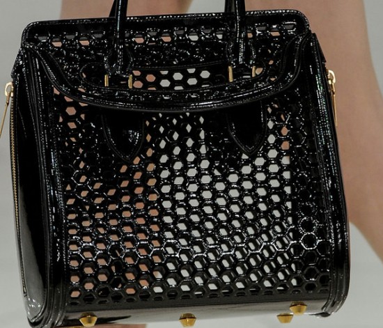 Alexander McQueen. Модные тренды для сумок лето 2013