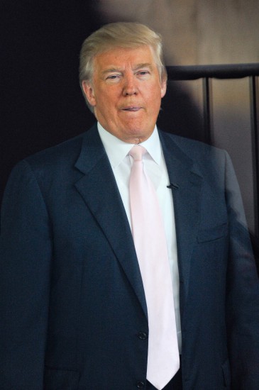У Дональда Трампа остались следы от очков.