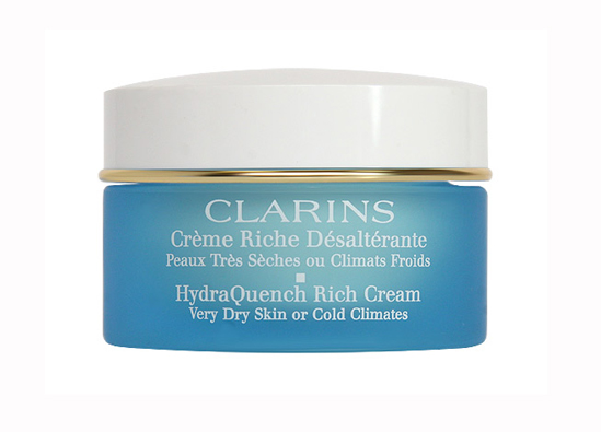Crème Riche Desalterante от Clarins. Этот интенсивно увлажняющий крем возвращает даже очень сухой и обезвоженной коже тонус, активно питает и увлажняет ее. Цена – 2065 руб. 