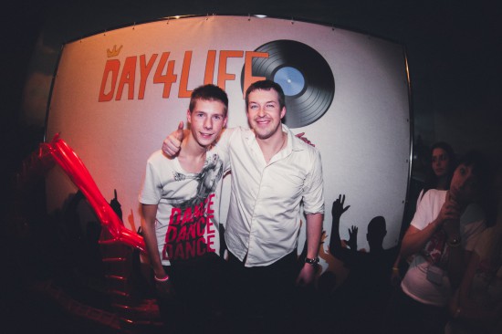 DJ FEEL и DJ Erik Arbores на вечеринке Day4Life