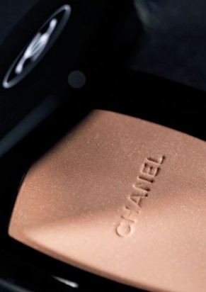 Компактная пудра Poudre Universelle Compacte. Perlees de Chanel, Chanel.
