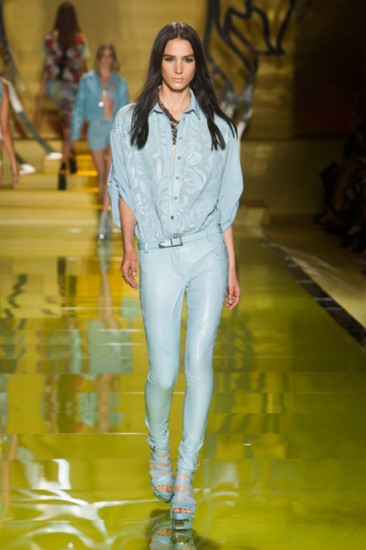 Versace. Джинсовые тренды Весна/Лето-2014