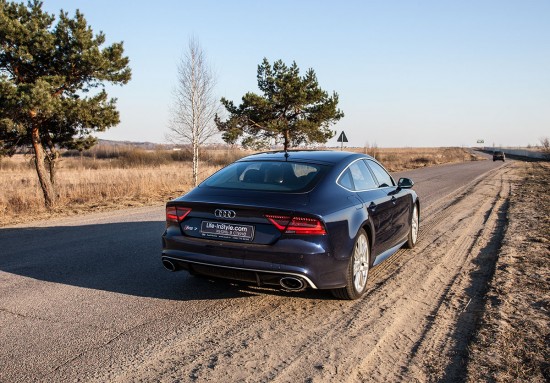 По дорогам начнут плавать корабли! Тест-драйв новой Audi RS 7 Sportback