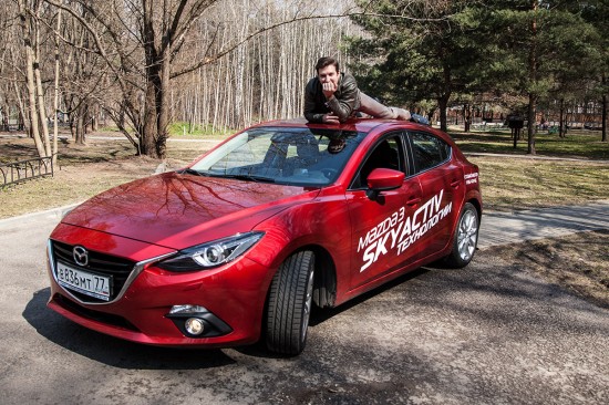 Тест драйв Mazda 3 с Ильей Викторовым: «В аварии меня спасла машина»!