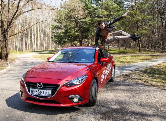 Тест драйв Mazda 3 с Ильей Викторовым: «В аварии меня спасла машина»!