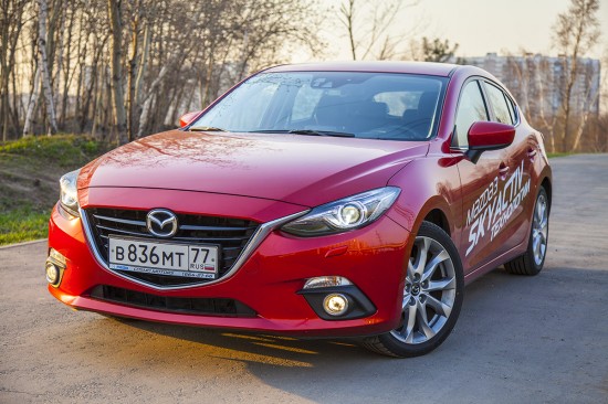 Тест драйв Mazda 3 с Ильей Викторовым: «В аварии меня спасла машина»!