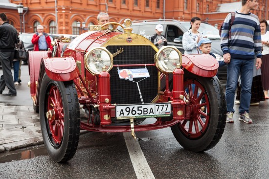Cамое зрелищное соревнование старинных автомобилей в России 