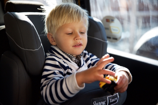 Яндекс.Такси: 10 000 машин с детскими сиденьями
