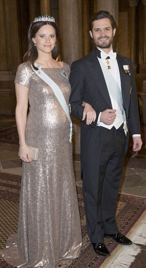 Принцесса Швеции Виктория, родила второго ребенка, ее муж принц Даниэль радуется своему наследнику