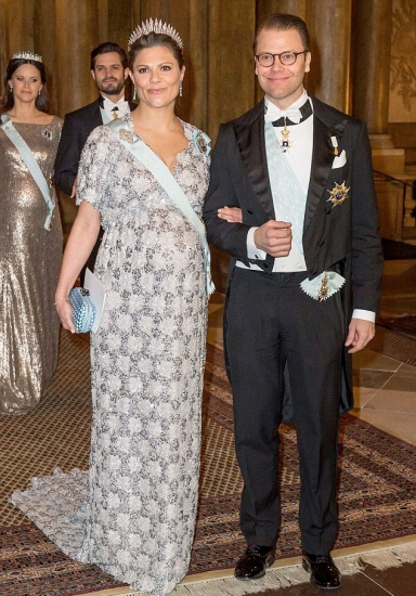 Принцесса Швеции Виктория, родила второго ребенка, ее муж принц Даниэль радуется своему наследнику