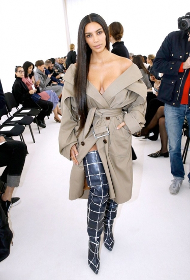 Ким Кардашьян планирует поездку в Париж на Неделю моды