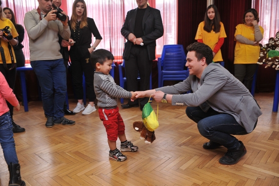 Благотворительный праздник в «Цирке Танцующих Фонтанов Аквамарин»