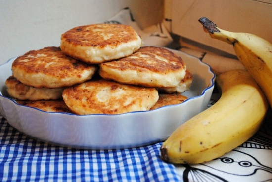  Сырники на завтрак: с шоколадом, сухофруктами и бананом 