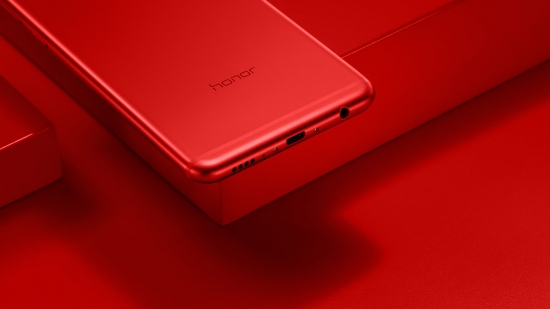 Honor объявляет о начале продаж смартфона View 10 с технологиями искусственного интеллекта и представляет Honor 7X в новом красном цвете корпуса