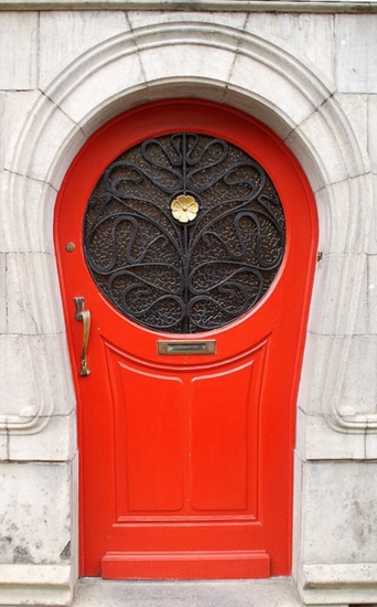 11 вдохновляющих примеров оригинальных дверей