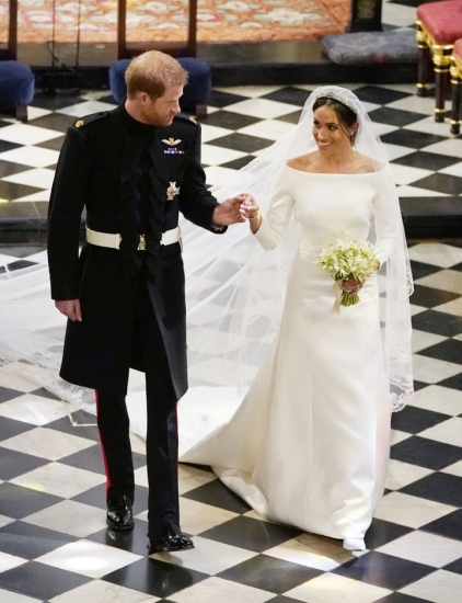 Бантики или цветочки? Роскошь или минимализм? Королевская свадьба принца Гарри и Меган – подробности