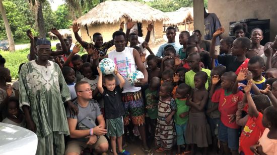 Шестилетний мальчик из Украины помогает детям Африки