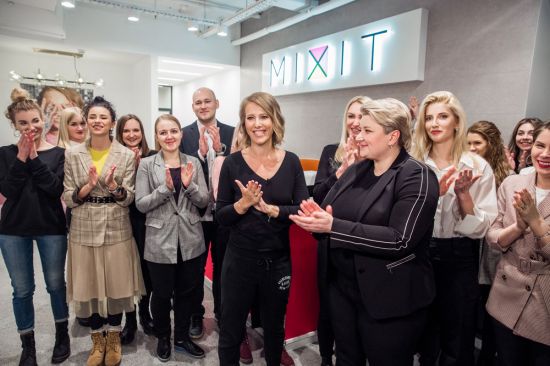 Ксения Собчак стала амбассадором бренда MIXIT «Лаборатория современной косметики»