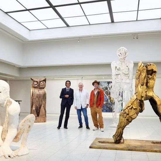 Первая выставка скульптур Брэда Питта проходит в Финляндии