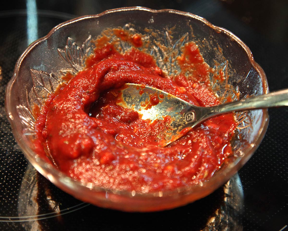 Тушеное мясо с томатным соусом
